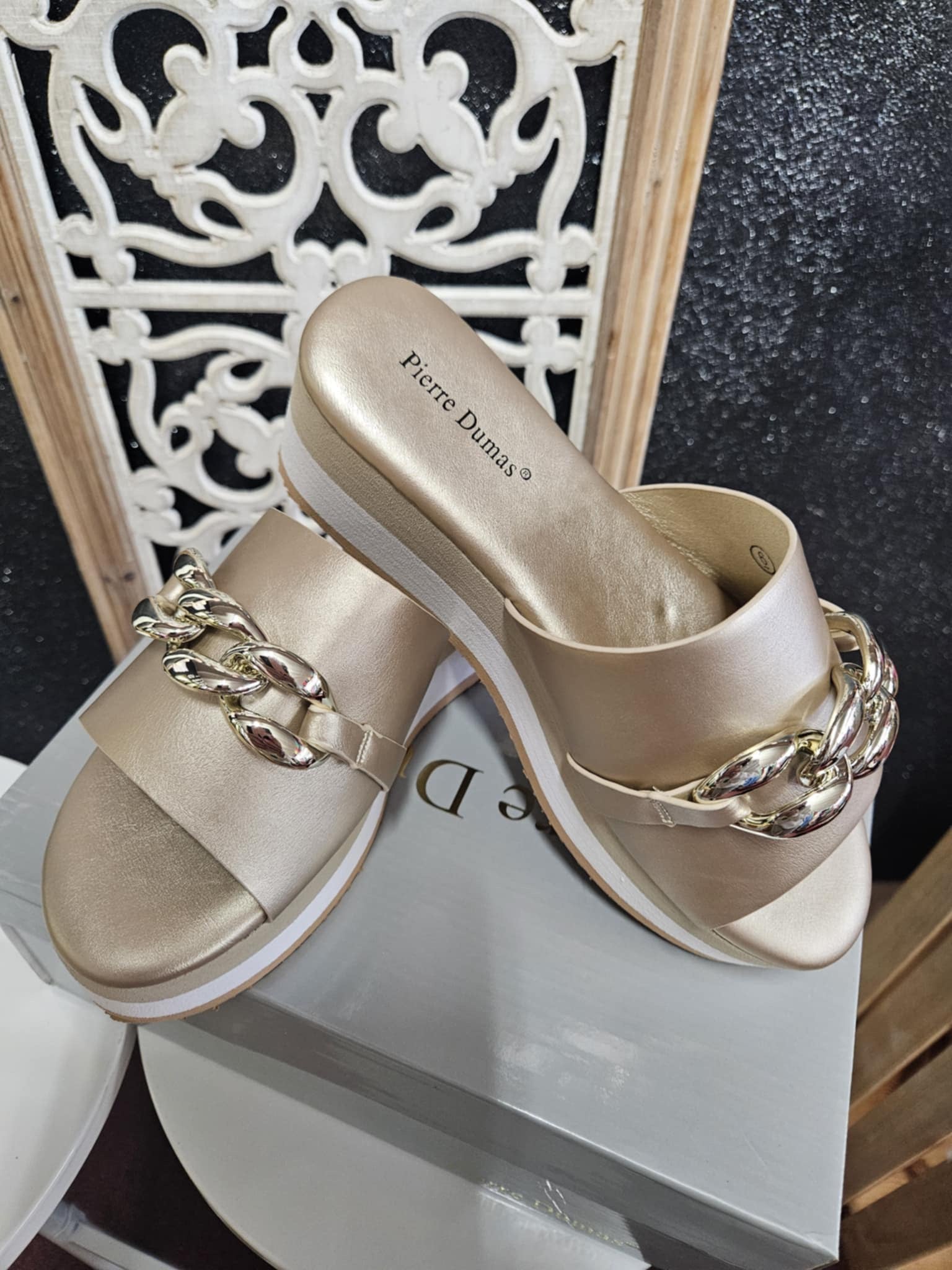 Gold Chain Wedge