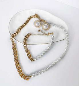 Oh So Pretty Pearl/Chain Bracelet One Size Fits Al